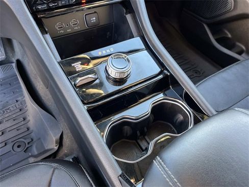 Used 2023 Jeep Grand Cherokee Limited image 31