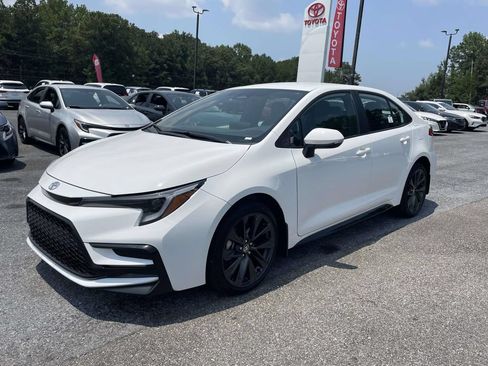 Used 2026 Toyota Corolla SE FWD image 5