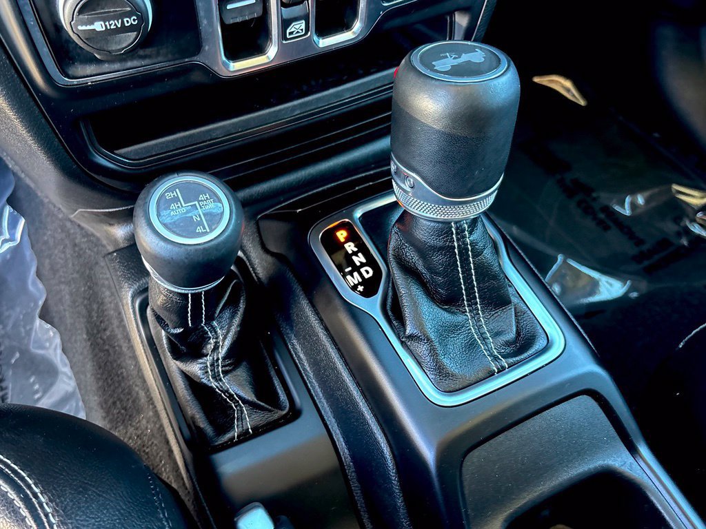 Used 2023 Jeep Wrangler Unlimited Sahara AWD/4WD image 15