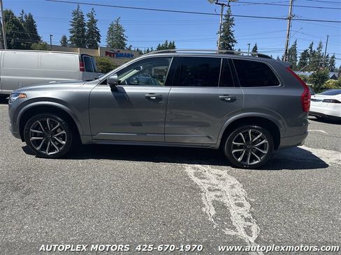 Used 2016 Volvo XC90 T6 Momentum w/ Momentum Plus Package image 5