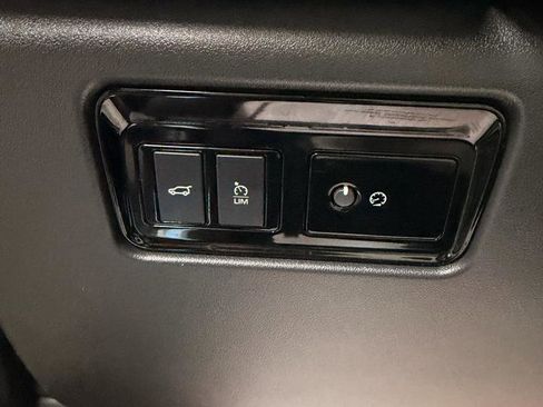 Used 2019 Jaguar F-PACE Prestige image 19