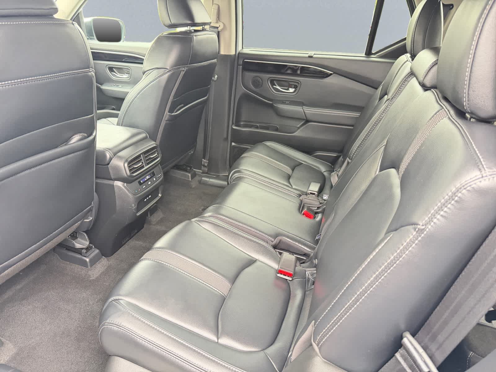 Used 2025 Honda Pilot EX-L image 18