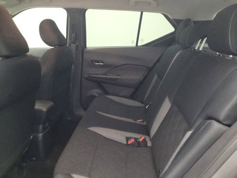 Used 2020 Nissan Kicks SV FWD image 18