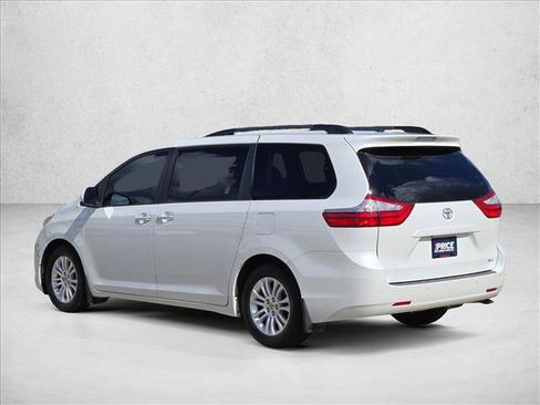 Used 2016 Toyota Sienna XLE w/ XLE Navigation Package FWD image 6