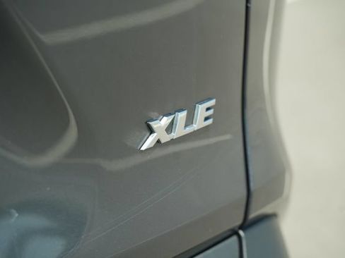 Used 2024 Toyota RAV4 XLE FWD image 43