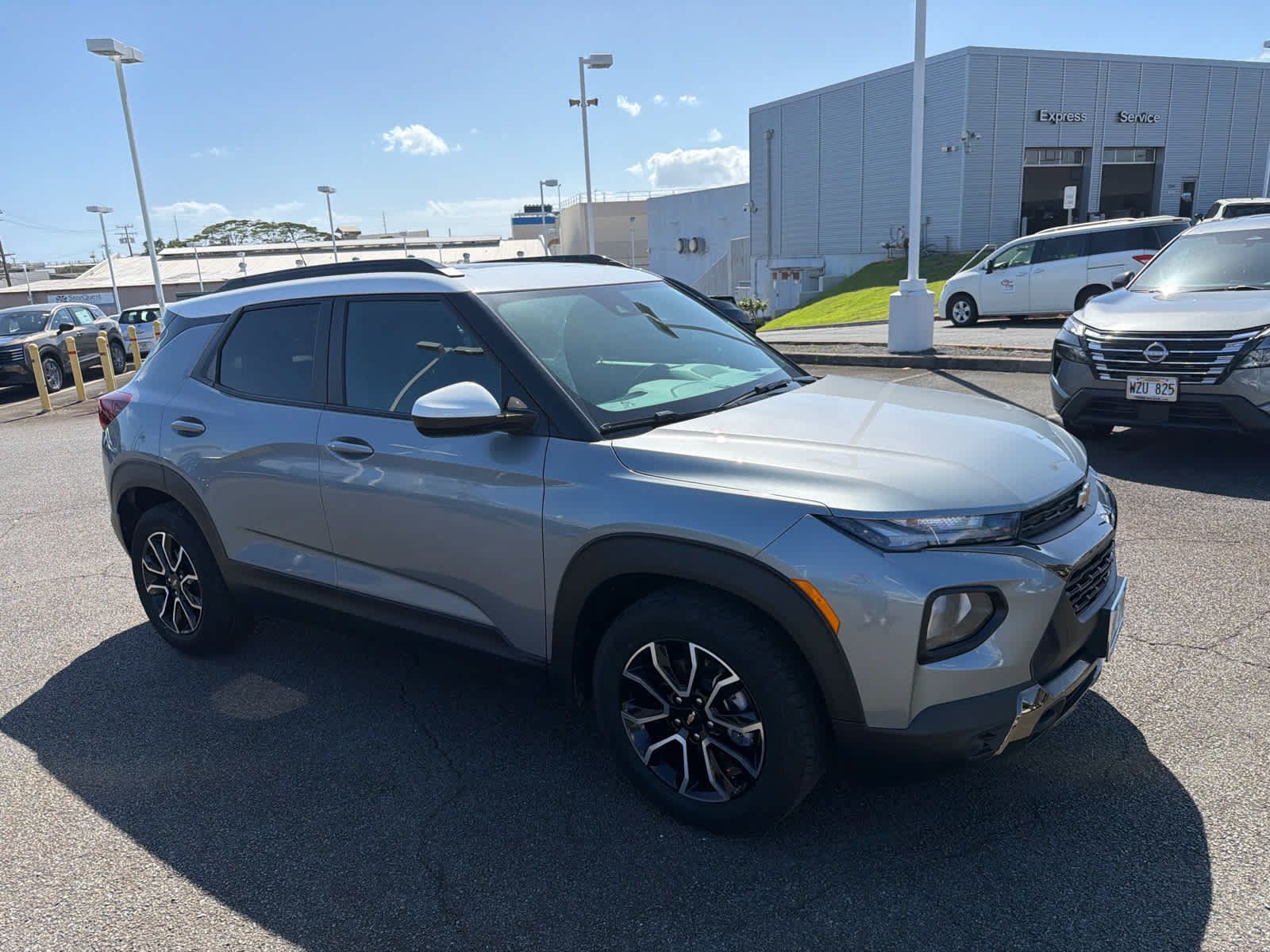 Used 2023 Chevrolet TrailBlazer ACTIV w/ Sun and Liftgate Package FWD image 2