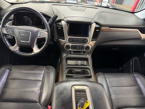Used 2019 GMC Yukon Denali w/ Denali Ultimate Package AWD/4WD image 17