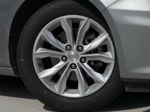 Certified 2025 Chevrolet Malibu LT image 9