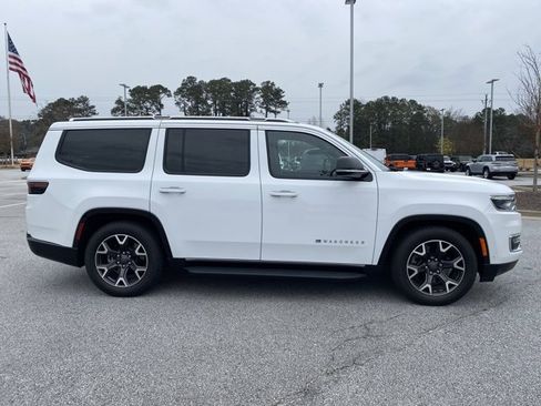 Used 2023 Jeep Wagoneer Series III w/ Preferred Equipment Group image 3