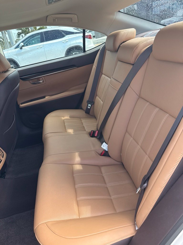 Used 2017 Lexus ES 350 w/ Luxury Package FWD image 6