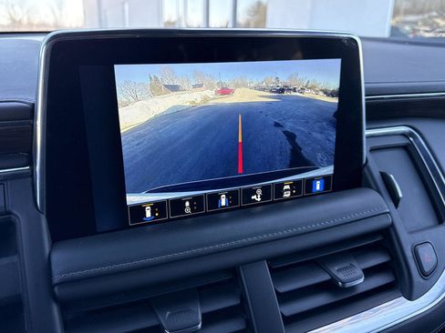 Used 2022 Chevrolet Tahoe Z71 w/ Z71 Off-Road Package image 21