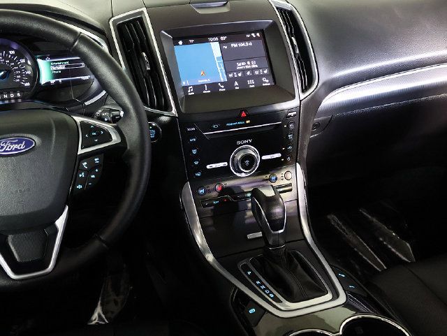 Used 2018 Ford Edge Titanium w/ Equipment Group 302A AWD/4WD image 15
