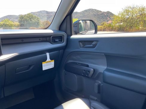 New 2025 Ford Maverick Lariat w/ Black Appearance Package image 30