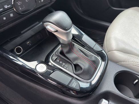Certified 2023 Kia Soul GT-Line FWD image 14