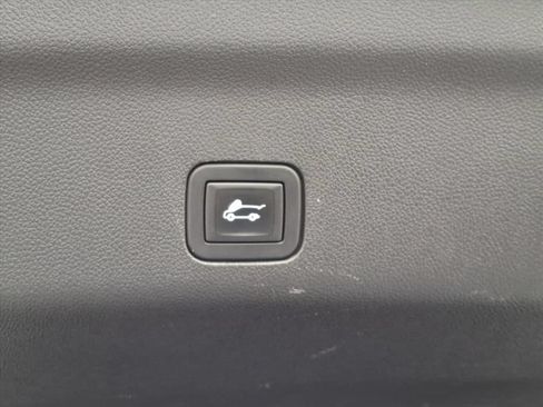 Used 2021 Chevrolet Suburban High Country w/ Premium Package AWD/4WD image 25