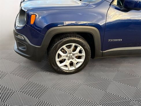 Used 2016 Jeep Renegade Latitude image 33