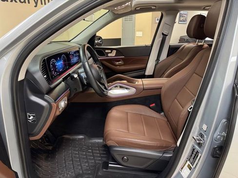 Used 2025 Mercedes-Benz GLE 350 4MATIC w/ AMG Line Exterior image 8