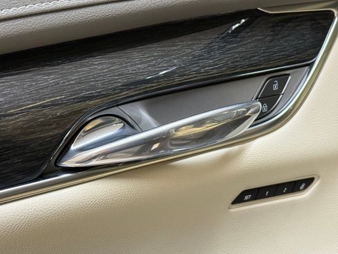 Used 2022 Cadillac XT6 Premium Luxury w/ Technology Package image 23