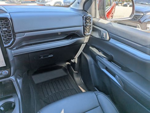 Used 2024 Ford Ranger Lariat w/ FX4 Off-Road Package image 16