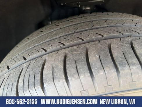 Used 2024 Ford Explorer XLT w/ Equipment Group 202A AWD/4WD image 27