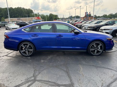 Used 2024 Honda Accord Sport image 5