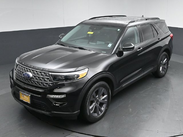 Certified 2024 Ford Explorer XLT w/ Equipment Group 202A AWD/4WD image 49