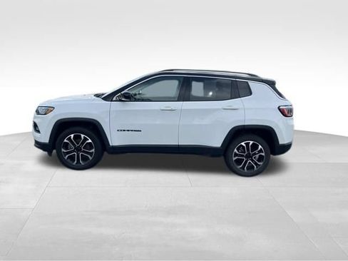 Used 2022 Jeep Compass Limited w/ Sun and Sound Group AWD/4WD image 4