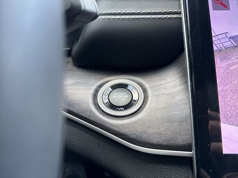 Used 2023 Jeep Grand Cherokee Limited image 33