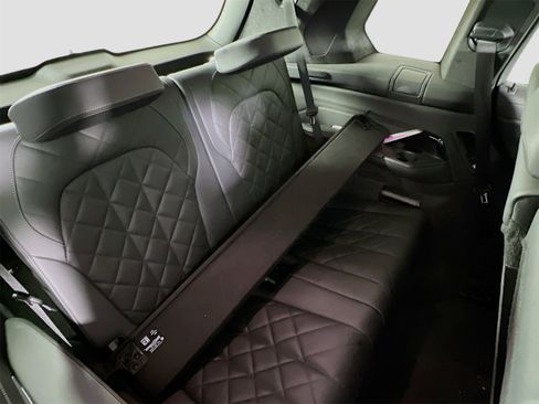 Used 2023 BMW X7 xDrive40i w/ Executive Package image 30