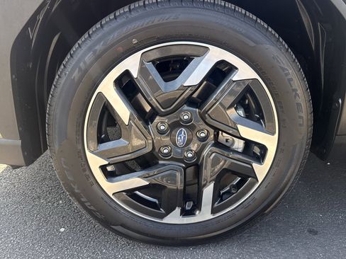 Used 2025 Subaru Forester Limited image 32