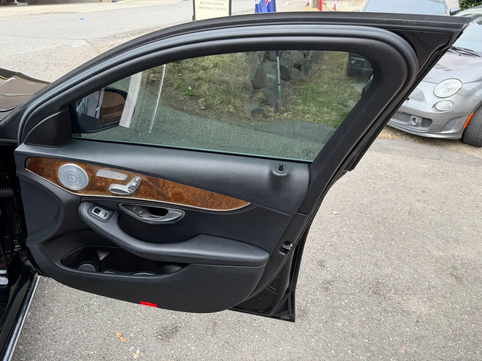 Used 2015 Mercedes-Benz C 300 4MATIC Sedan image 33