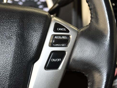 Used 2017 Nissan Titan SL AWD/4WD image 24