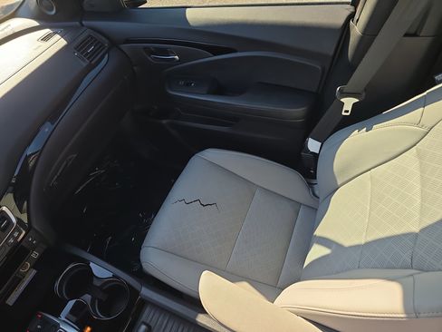 Used 2019 Honda Passport Elite image 15