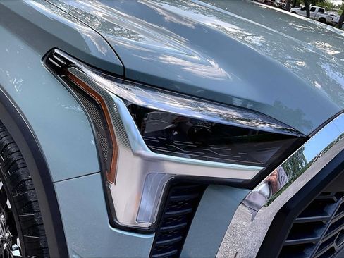 Used 2025 Toyota Tundra SR5 w/ TRD Off-Road Package AWD/4WD image 31