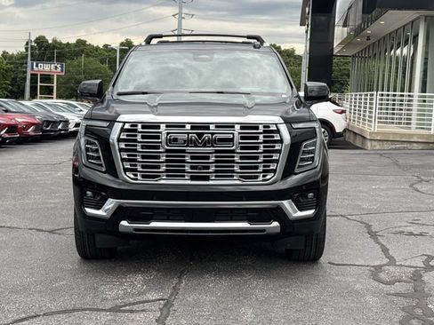 New 2026 GMC Yukon XL Denali w/ LPO, Floor Liner Package AWD/4WD image 14