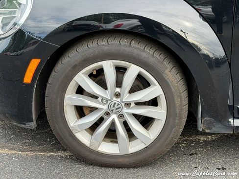 Used 2013 Volkswagen Beetle TDI FWD image 43