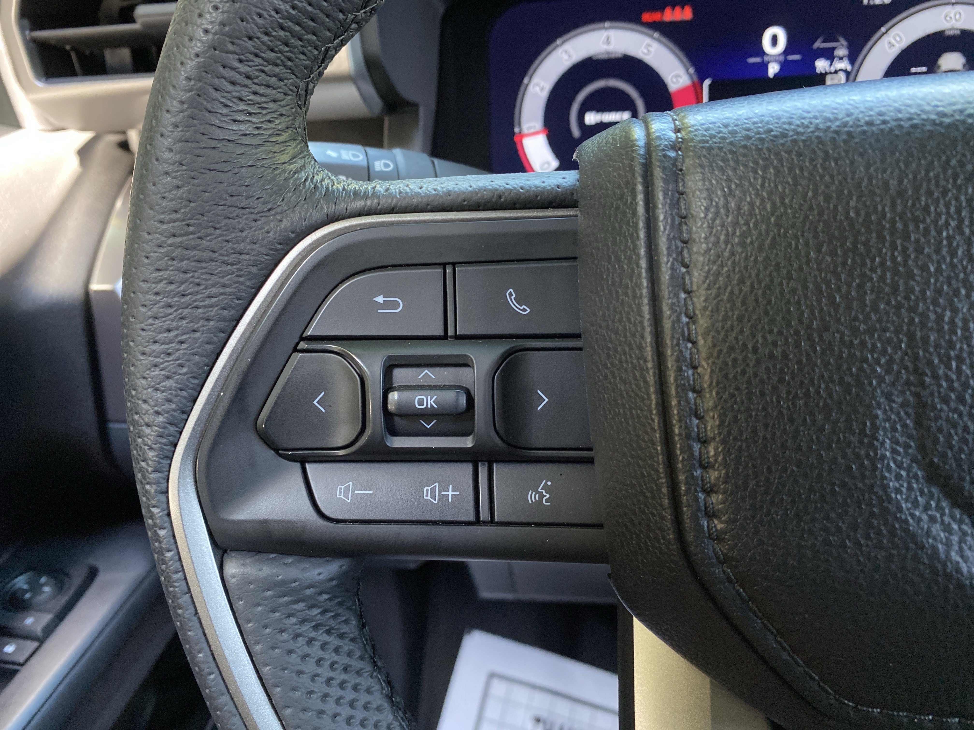 Used 2025 Toyota Tacoma TRD Sport AWD/4WD image 19