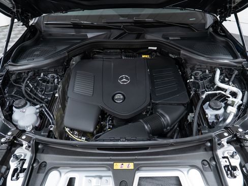 New 2027 Mercedes-Benz GLC 300 4MATIC image 9
