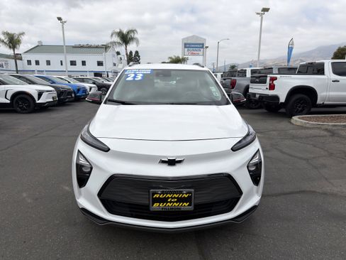 Used 2023 Chevrolet Bolt EUV LT w/ Convenience Package FWD image 3