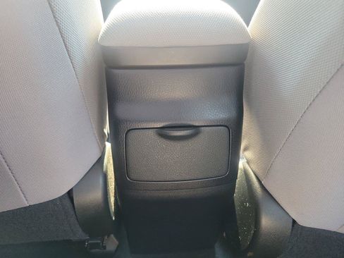 Used 2014 Toyota Corolla LE FWD image 10