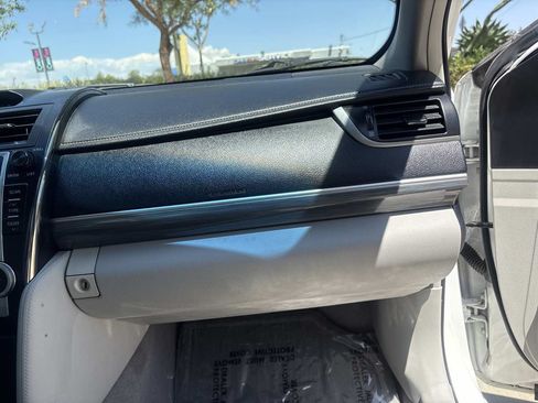 Used 2012 Toyota Camry LE FWD image 16