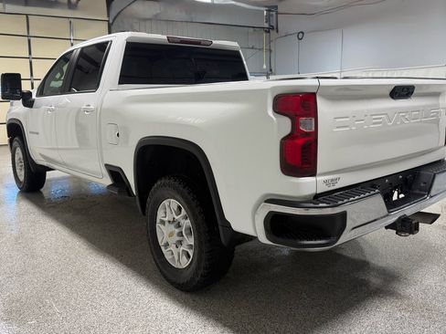 Used 2023 Chevrolet Silverado 2500 LT w/ Convenience Package image 4