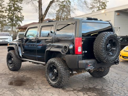 Used 2010 HUMMER H3 AWD/4WD image 6