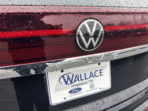 New 2024 Volkswagen Atlas Cross Sport SEL Premium R-Line AWD/4WD image 6