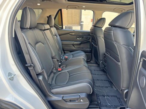 Used 2023 Honda Pilot Elite image 42