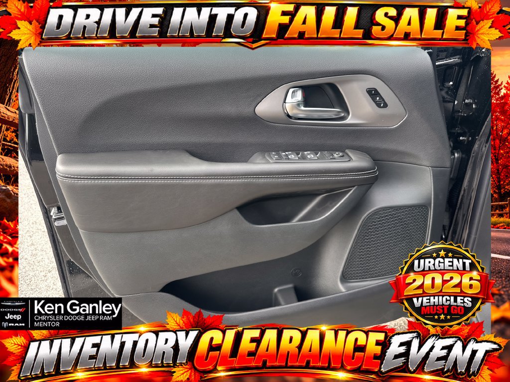 New 2027 Chrysler Pacifica Select AWD/4WD image 11