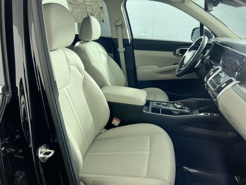 Certified 2023 Kia Sorento EX FWD image 31