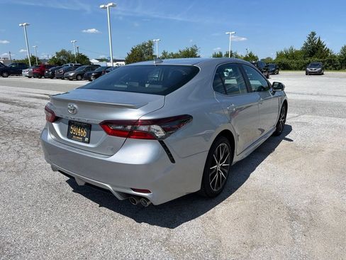 Used 2024 Toyota Camry SE FWD image 5