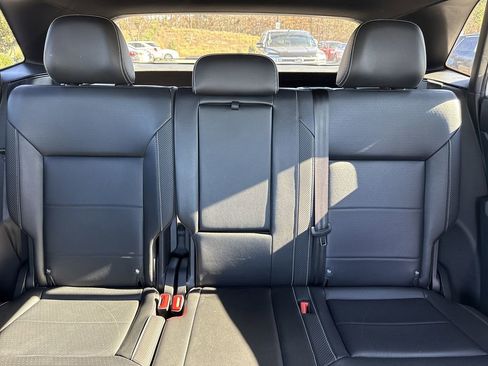 Used 2022 Volkswagen Atlas Cross Sport SE image 30