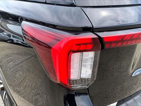 Used 2025 Ford Explorer ST-Line AWD/4WD image 29